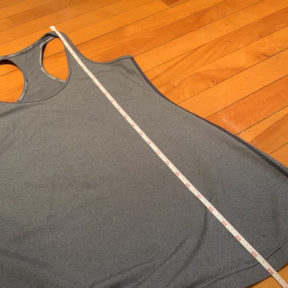 Lululemon cool racerback in grey & white microstripe - Picture 9 of 10
